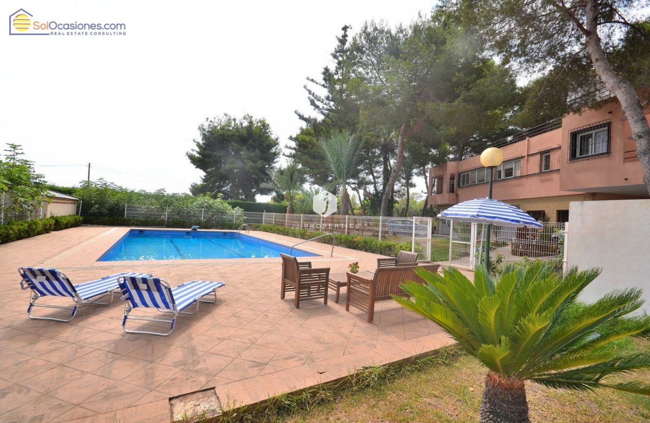 Segunda mano - Villa -
Torrevieja - Los Balcones