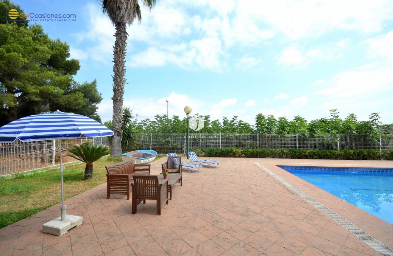 Segunda mano - Villa -
Torrevieja - Los Balcones