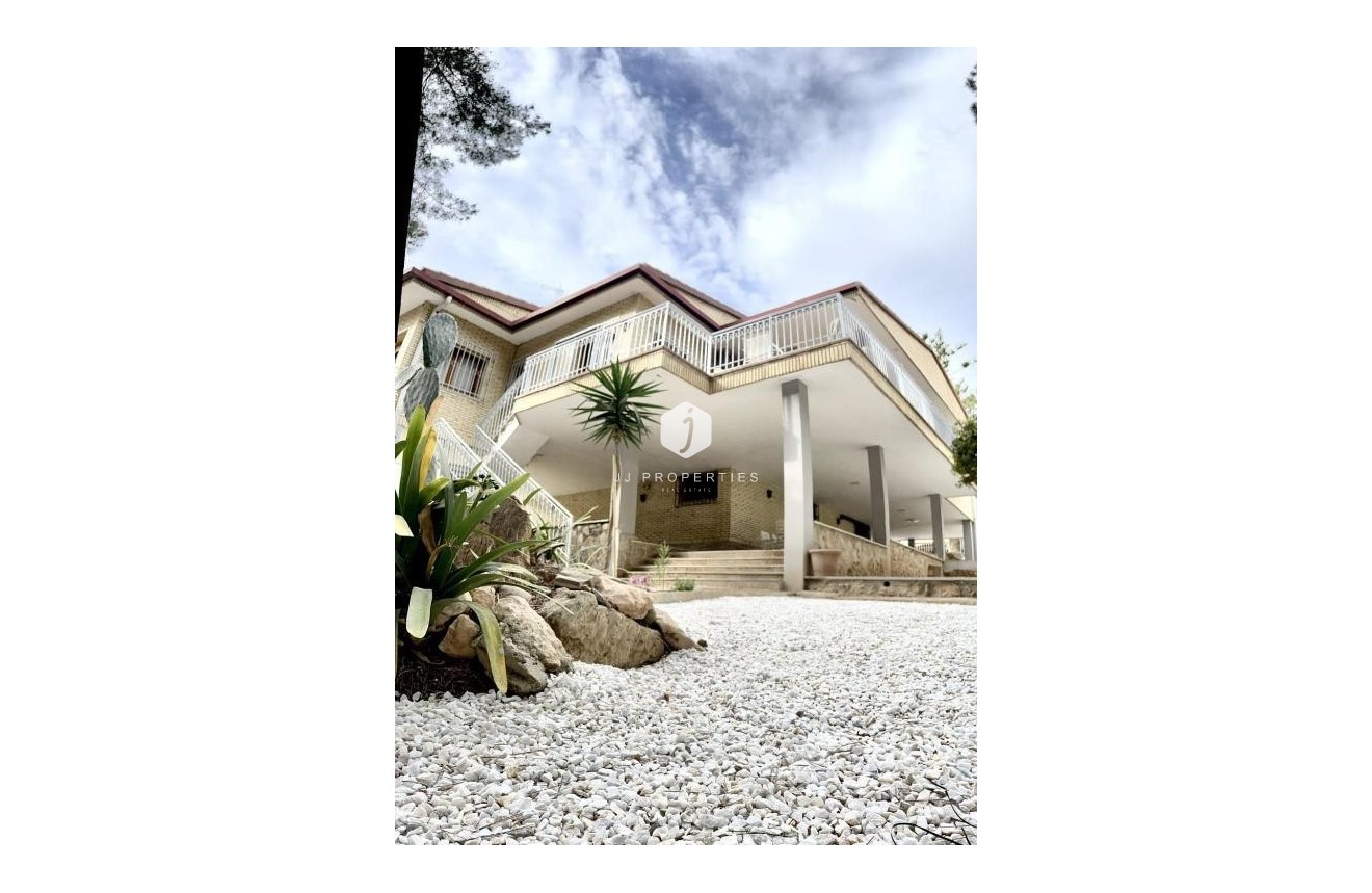 Aus zweiter Hand - Villa -
Orihuela Costa - Campoamor