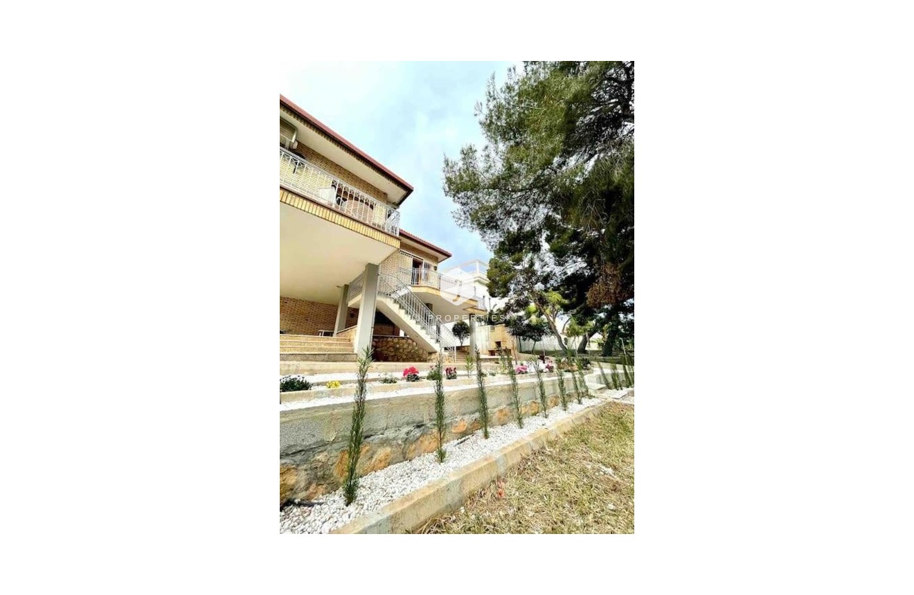 Aus zweiter Hand - Villa -
Orihuela Costa - Campoamor