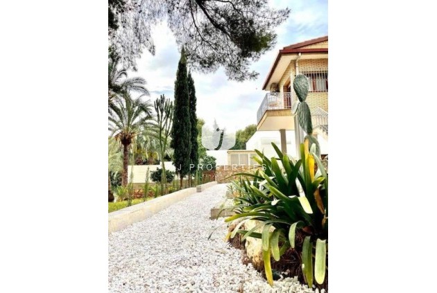 Aus zweiter Hand - Villa -
Orihuela Costa - Campoamor