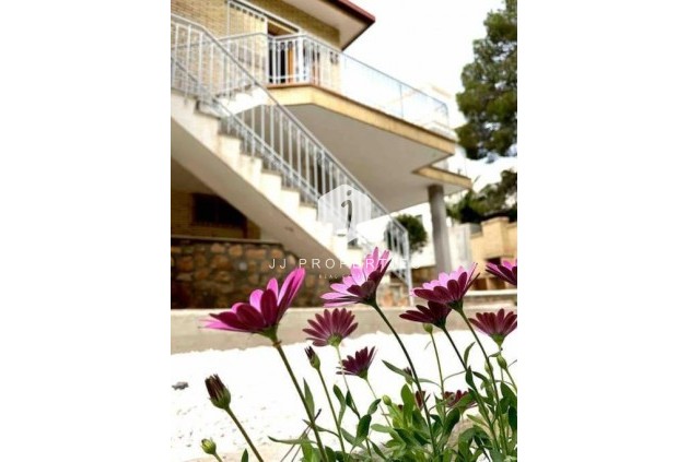 Aus zweiter Hand - Villa -
Orihuela Costa - Campoamor