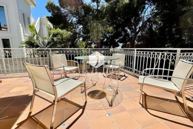 Aus zweiter Hand - Villa -
Orihuela Costa - Campoamor