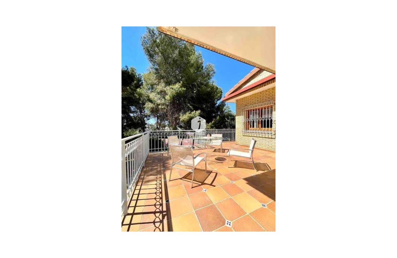 Aus zweiter Hand - Villa -
Orihuela Costa - Campoamor