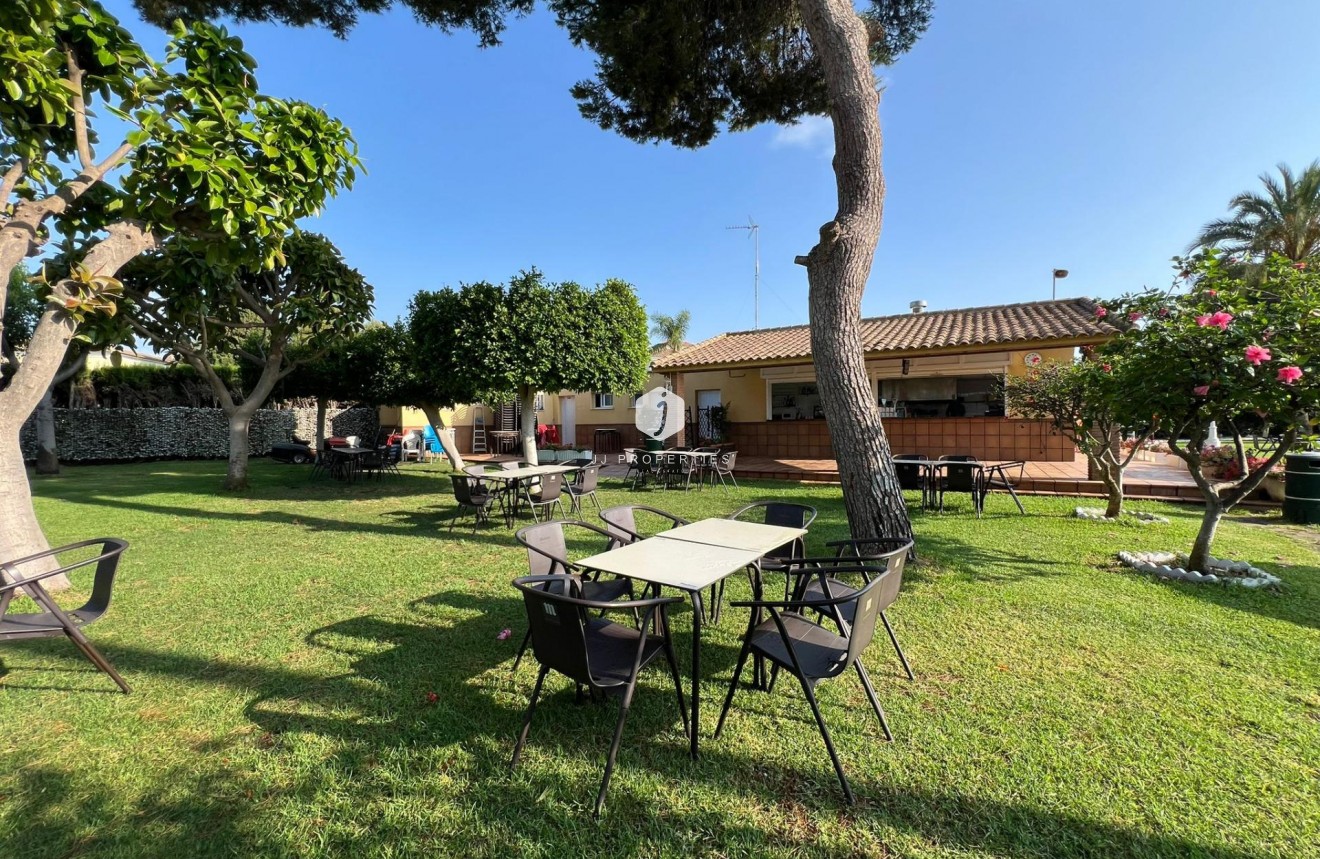 Aus zweiter Hand - Villa -
Orihuela Costa - Campoamor