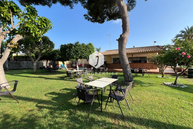 Aus zweiter Hand - Villa -
Orihuela Costa - Campoamor