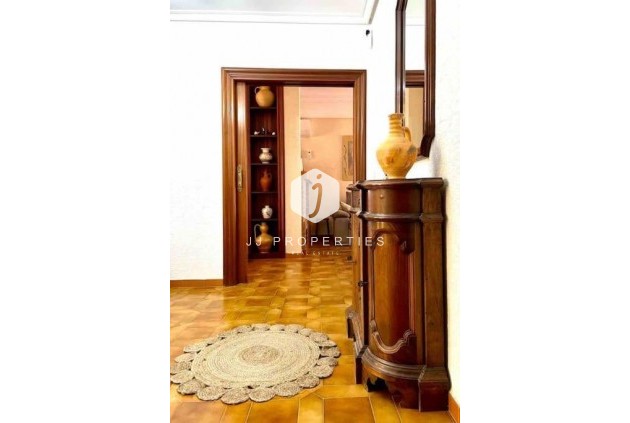 Aus zweiter Hand - Villa -
Orihuela Costa - Campoamor