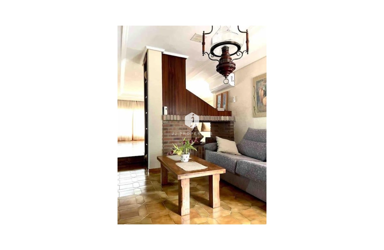 Aus zweiter Hand - Villa -
Orihuela Costa - Campoamor