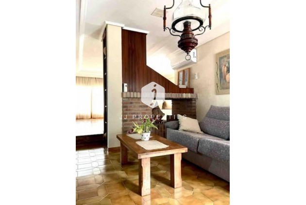 Aus zweiter Hand - Villa -
Orihuela Costa - Campoamor