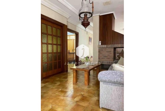 Aus zweiter Hand - Villa -
Orihuela Costa - Campoamor