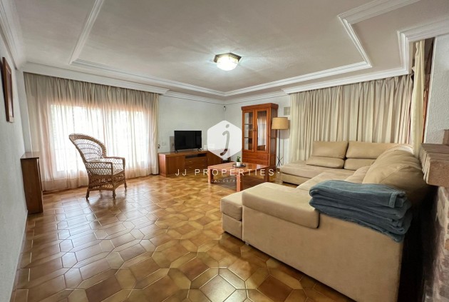 Aus zweiter Hand - Villa -
Orihuela Costa - Campoamor