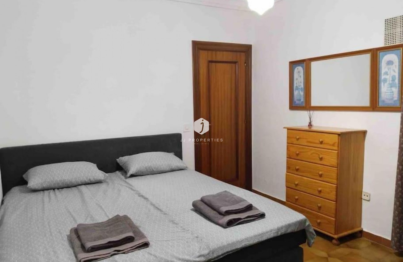 Aus zweiter Hand - Villa -
Orihuela Costa - Campoamor