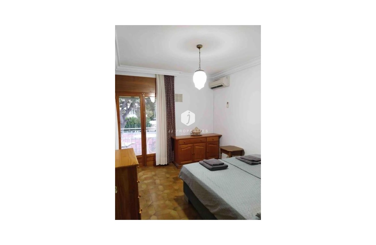 Aus zweiter Hand - Villa -
Orihuela Costa - Campoamor