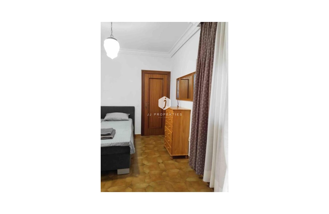 Aus zweiter Hand - Villa -
Orihuela Costa - Campoamor