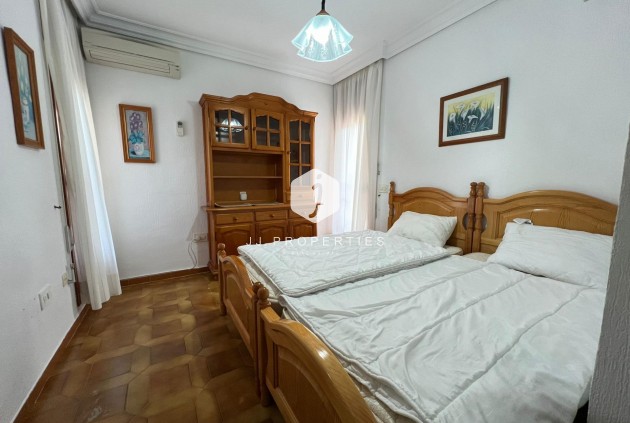 Aus zweiter Hand - Villa -
Orihuela Costa - Campoamor