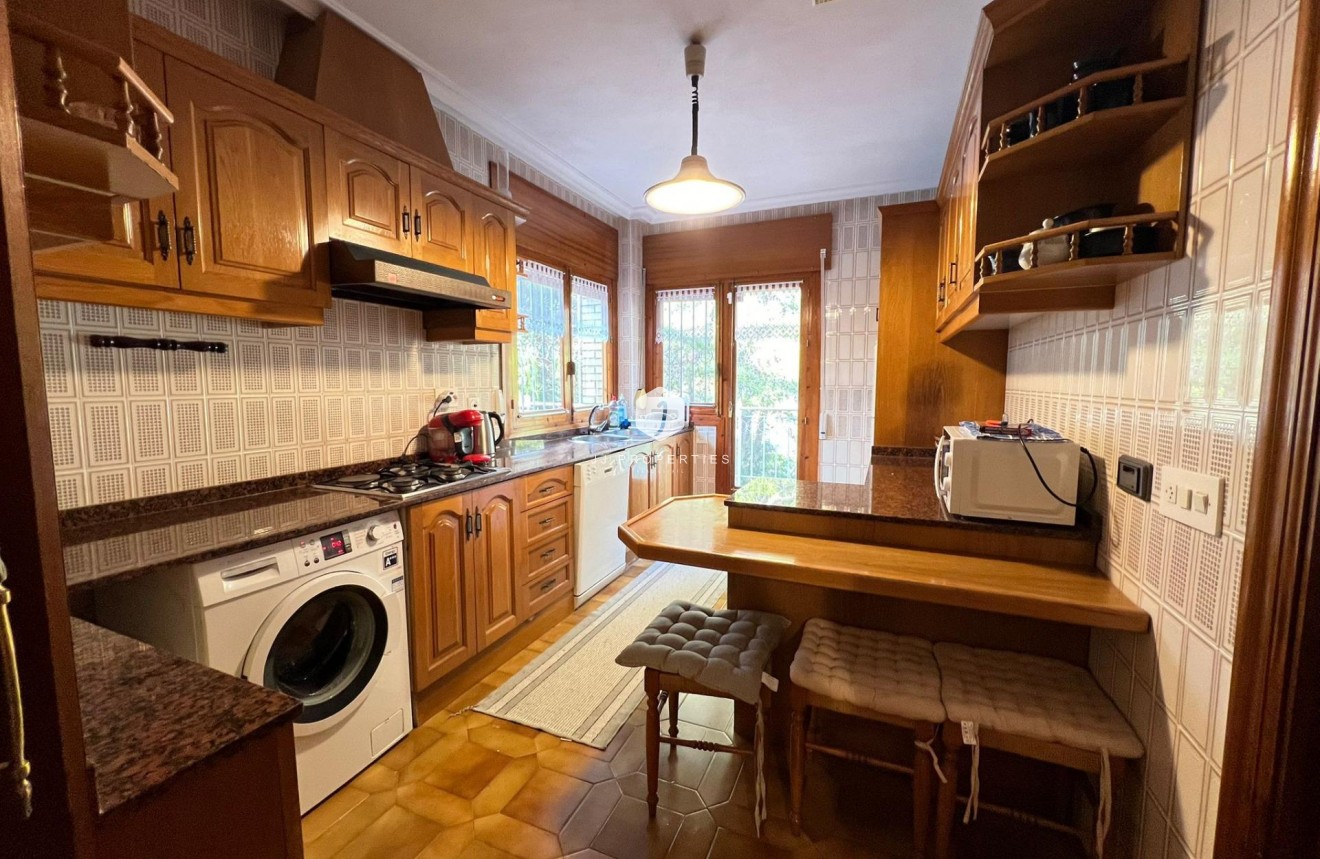 Aus zweiter Hand - Villa -
Orihuela Costa - Campoamor