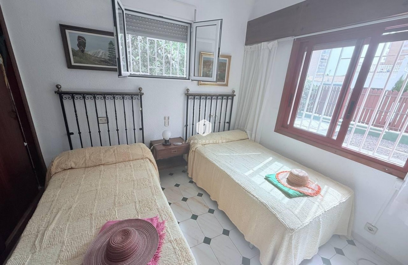 Segunda mano - Villa -
Orihuela Costa - Campoamor