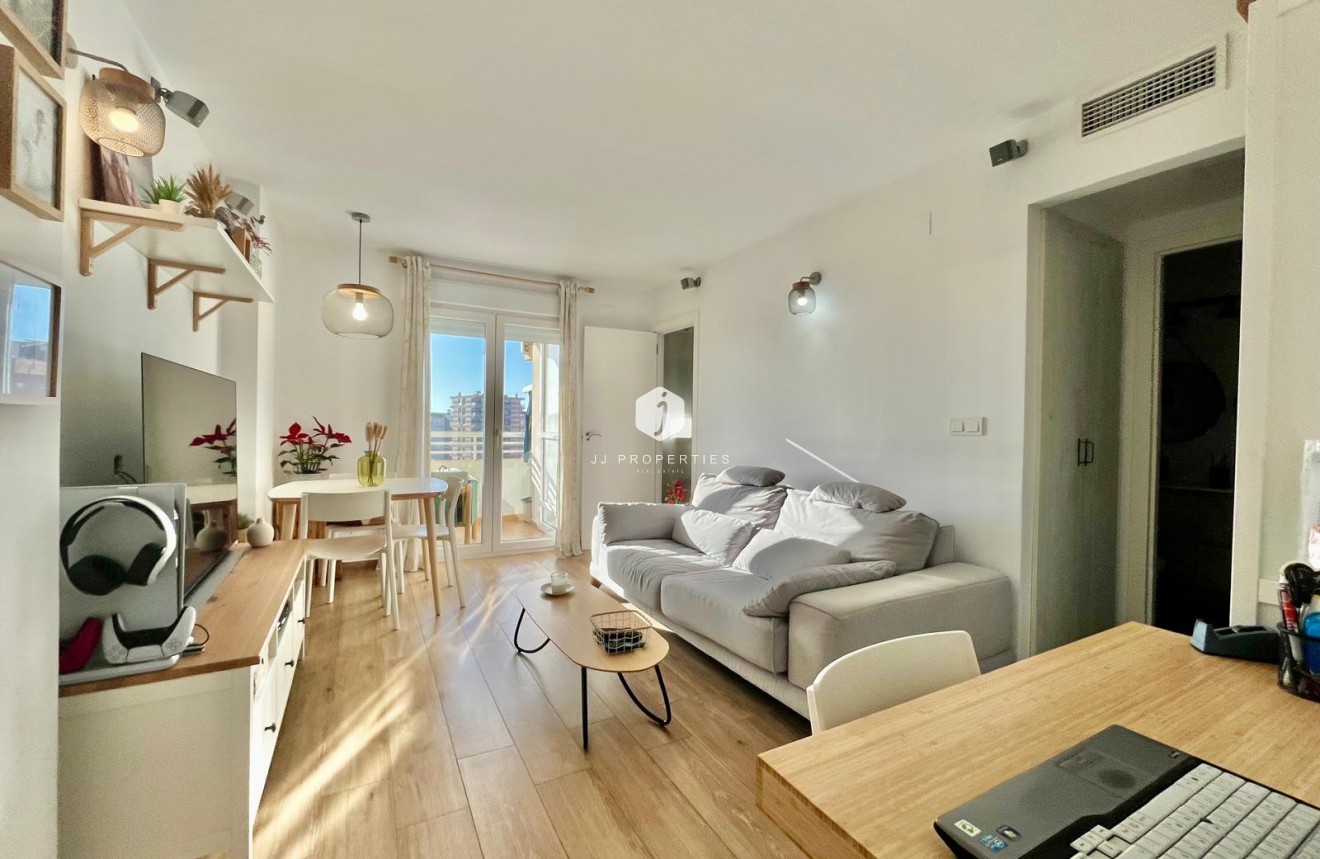 Segunda mano - Apartamento / piso -
Torrevieja - Calas blanca