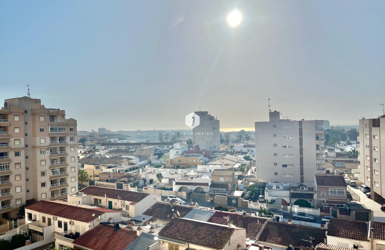 Segunda mano - Apartamento / piso -
Torrevieja - Calas blanca