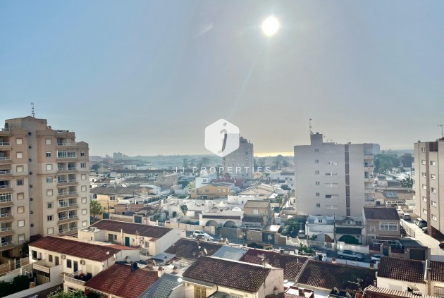 Segunda mano - Apartamento / piso -
Torrevieja - Calas blanca