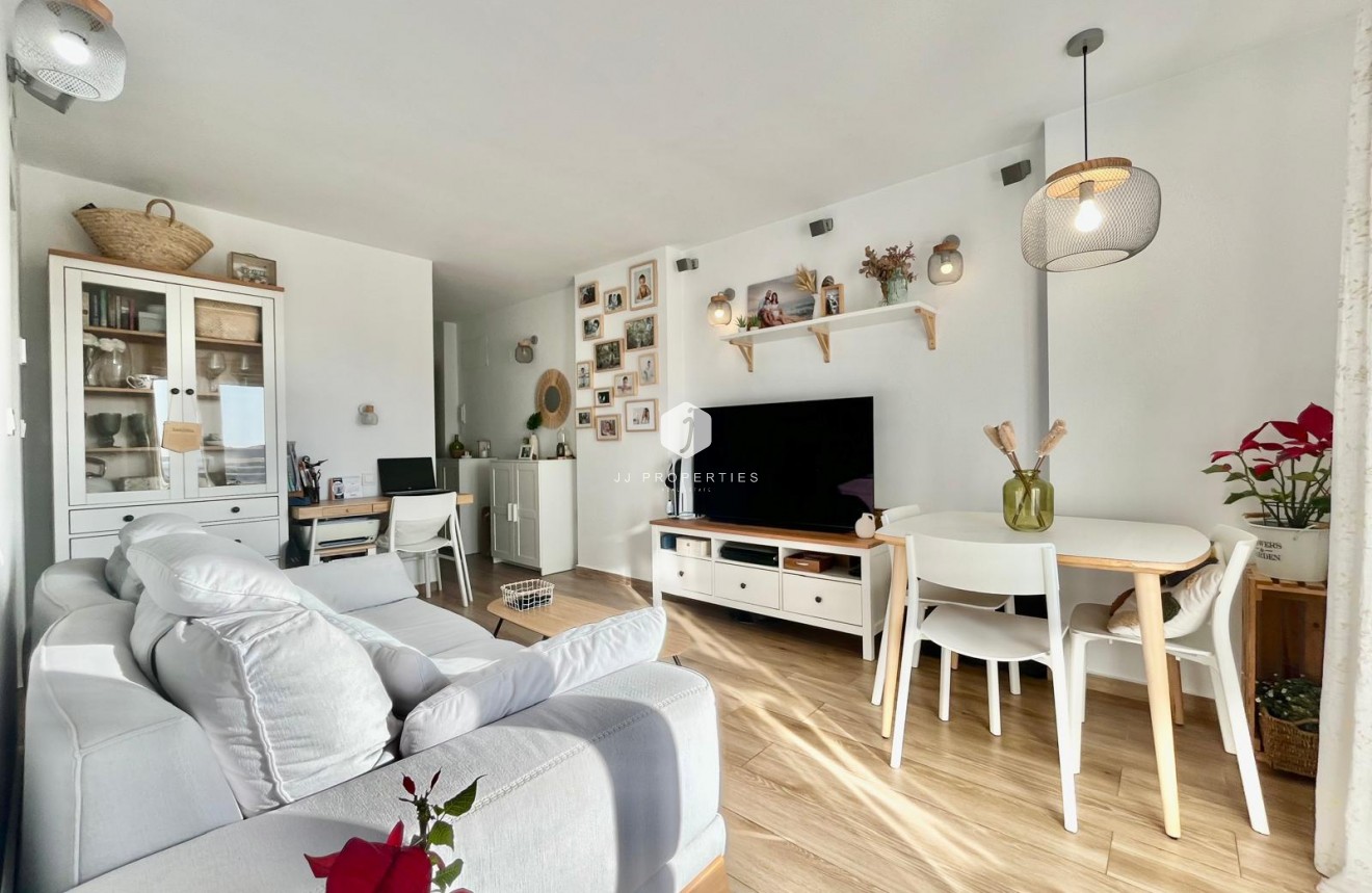 Segunda mano - Apartamento / piso -
Torrevieja - Calas blanca