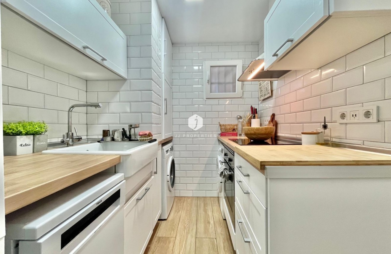 Segunda mano - Apartamento / piso -
Torrevieja - Calas blanca