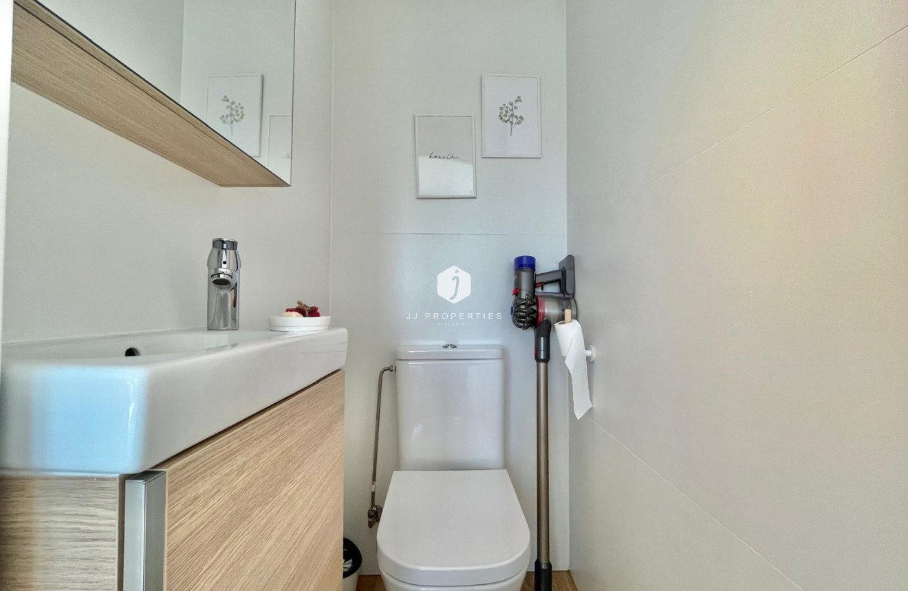 Segunda mano - Apartamento / piso -
Torrevieja - Calas blanca