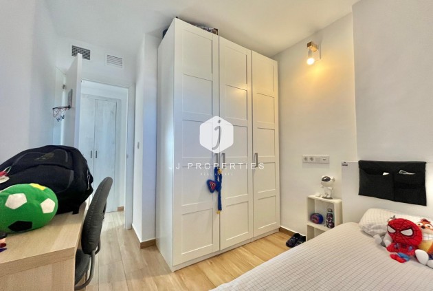 Segunda mano - Apartamento / piso -
Torrevieja - Calas blanca