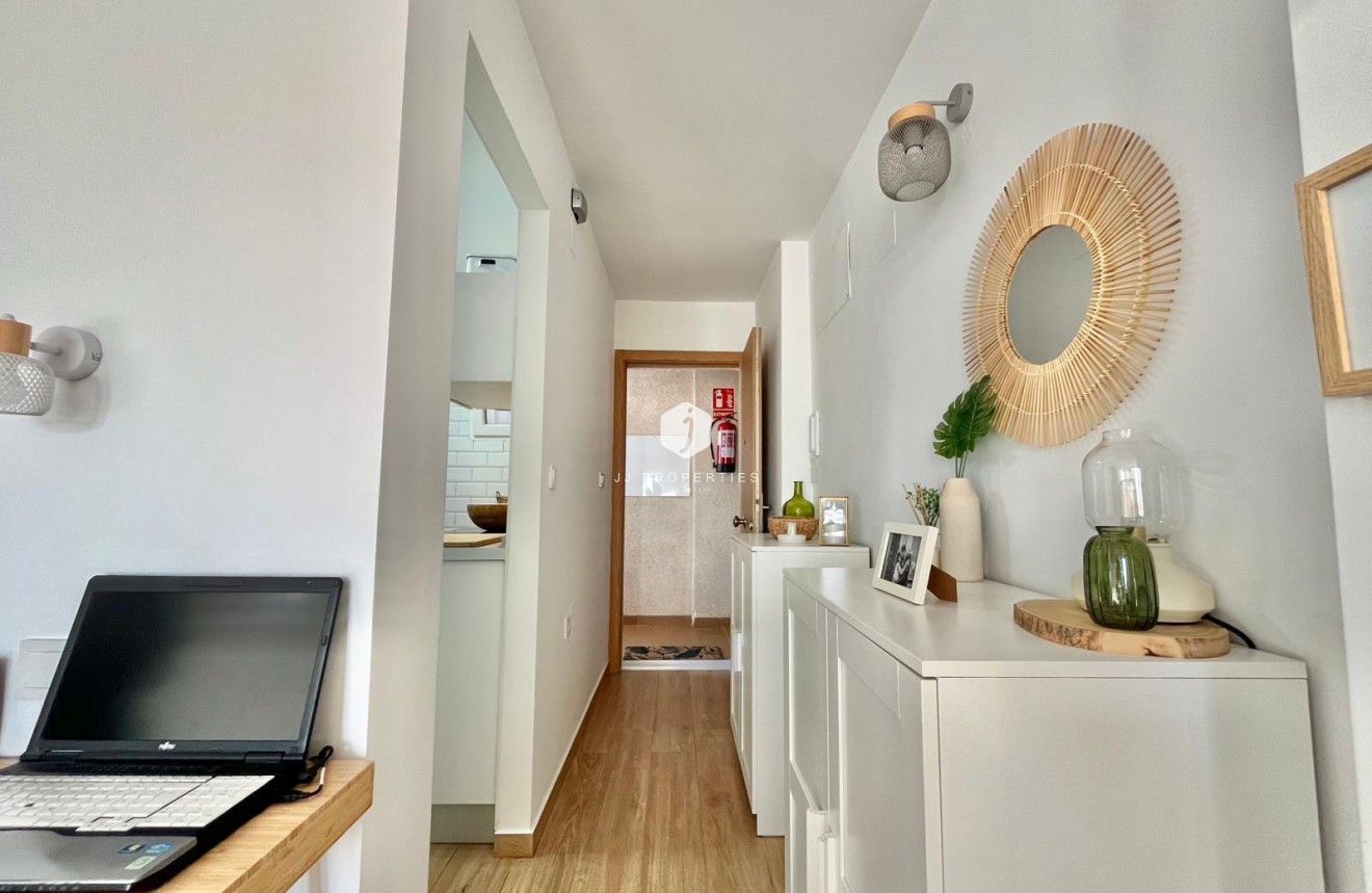 Segunda mano - Apartamento / piso -
Torrevieja - Calas blanca