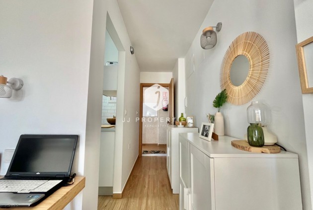 Segunda mano - Apartamento / piso -
Torrevieja - Calas blanca