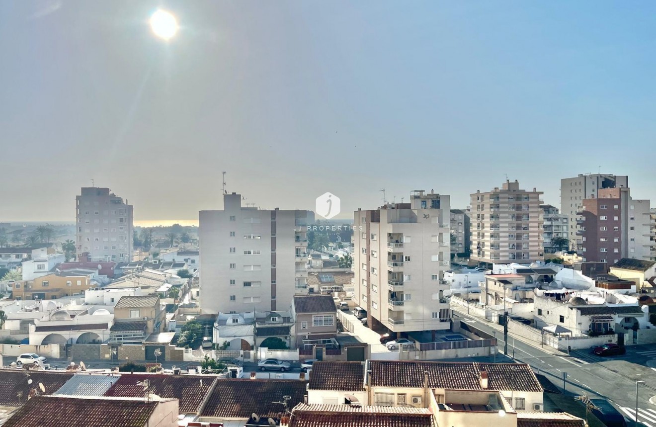 Segunda mano - Apartamento / piso -
Torrevieja - Calas blanca