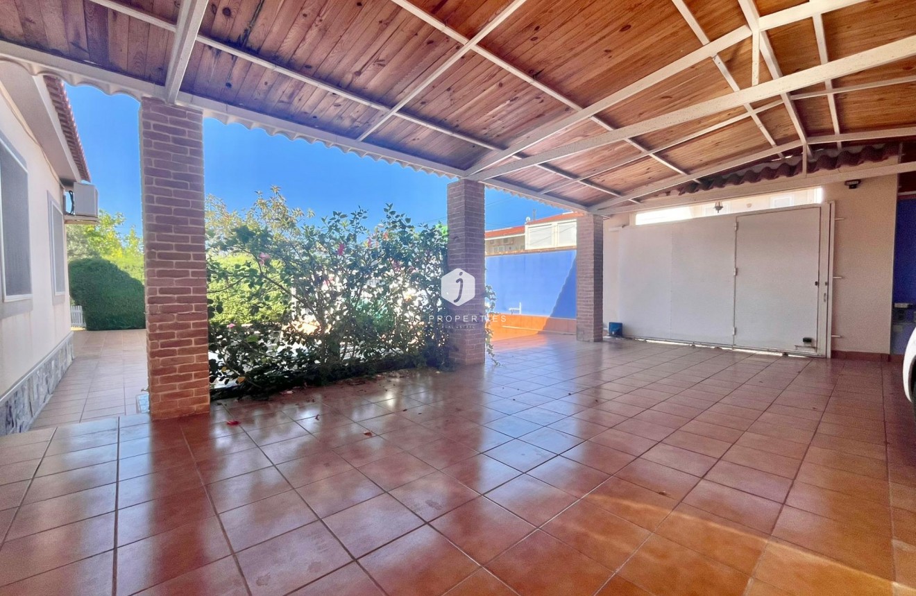 Segunda mano - Villa -
Torrevieja - Los Balcones - Los Altos del Edén