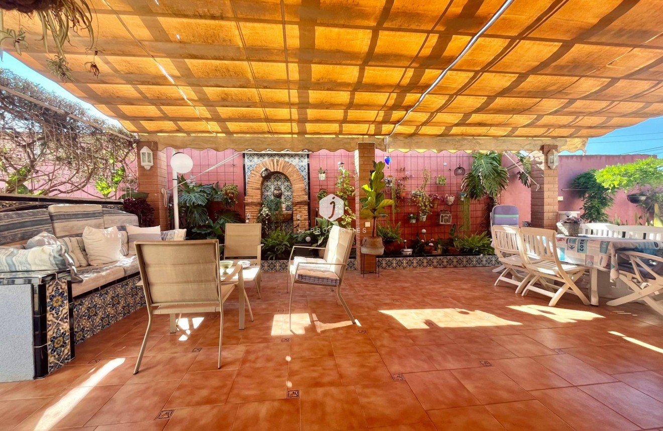 Segunda mano - Villa -
Torrevieja - Los Balcones - Los Altos del Edén