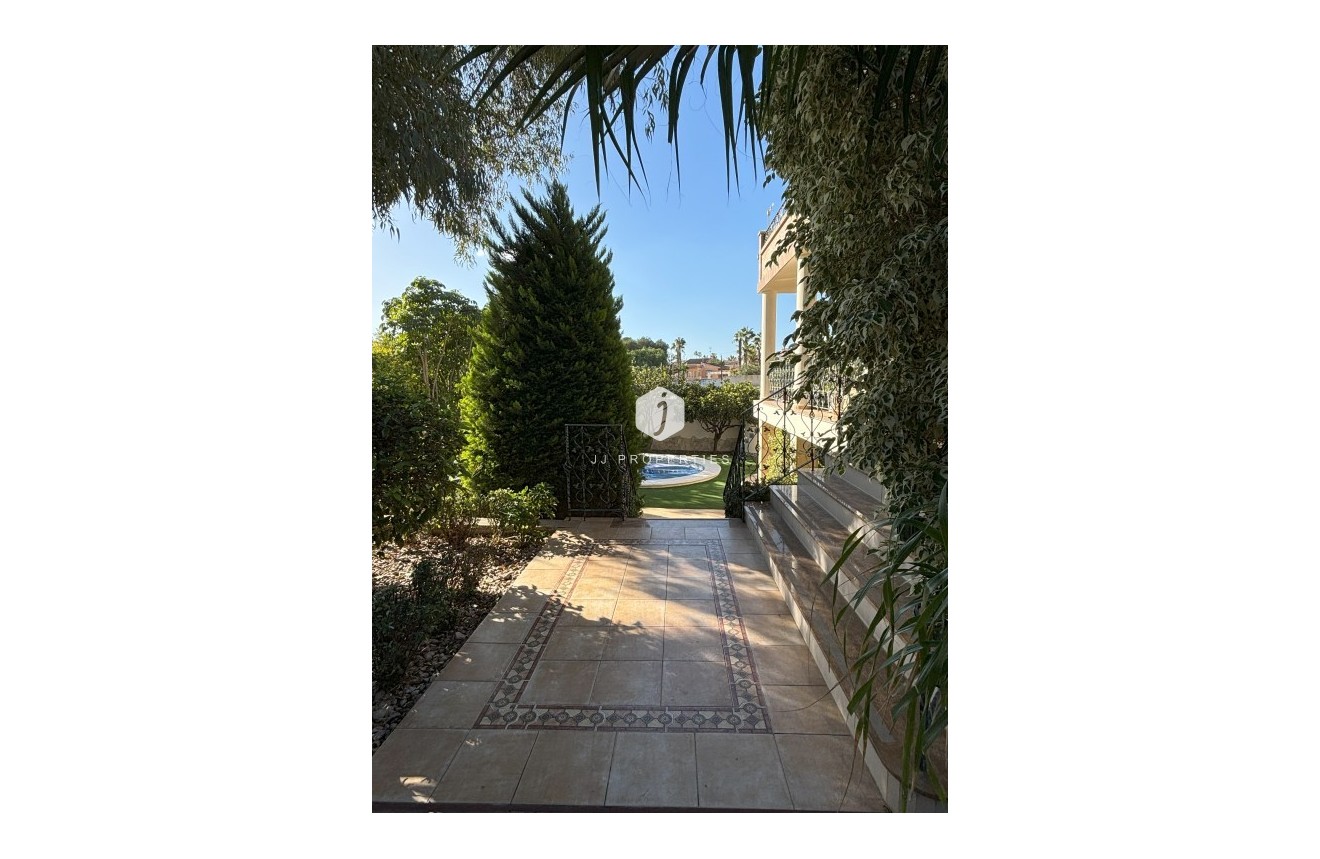 Segunda mano - Villa -
Ciudad Quesada - Costa Blanca