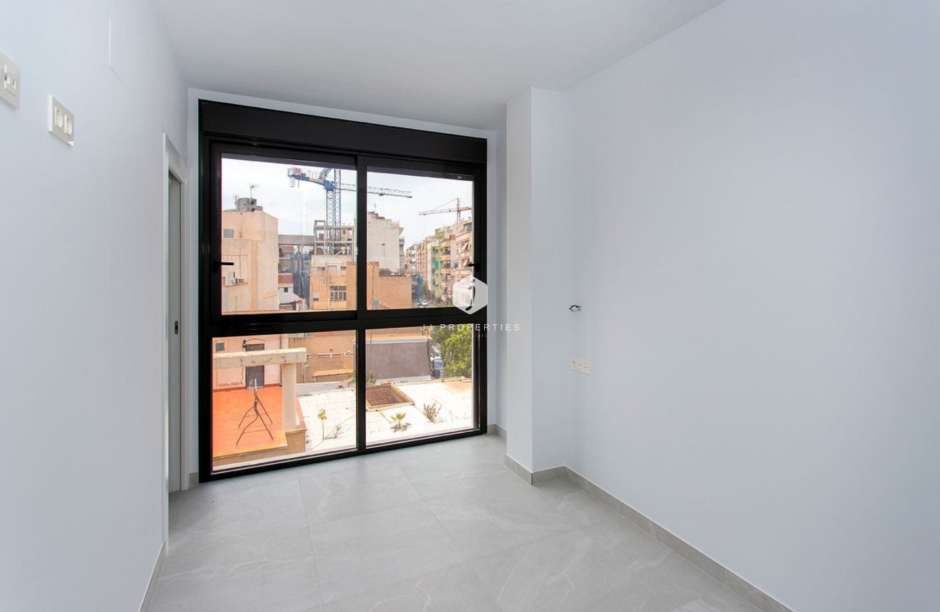 Z drugiej ręki - Mieszkanie w bloku -
Torrevieja - Costa Blanca