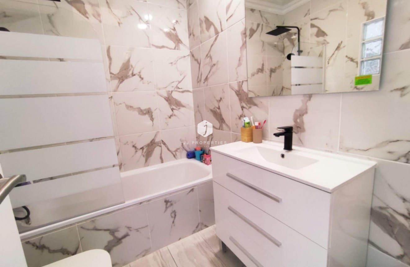 Segunda mano - Chalet -
Playa Flamenca - Costa Blanca