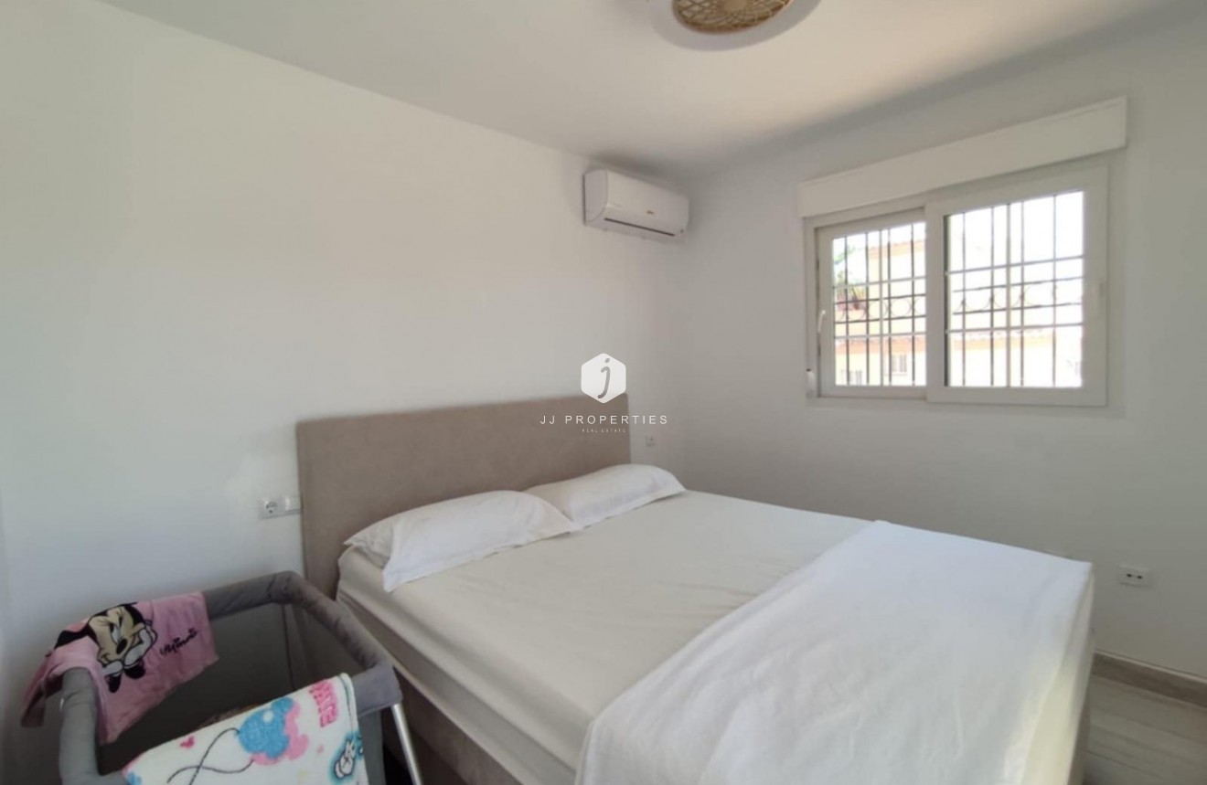 Segunda mano - Chalet -
Playa Flamenca - Costa Blanca