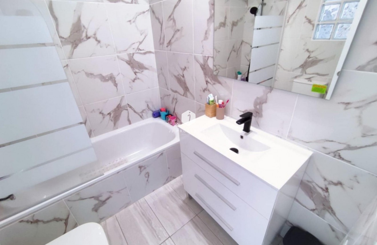 Segunda mano - Chalet -
Playa Flamenca - Costa Blanca