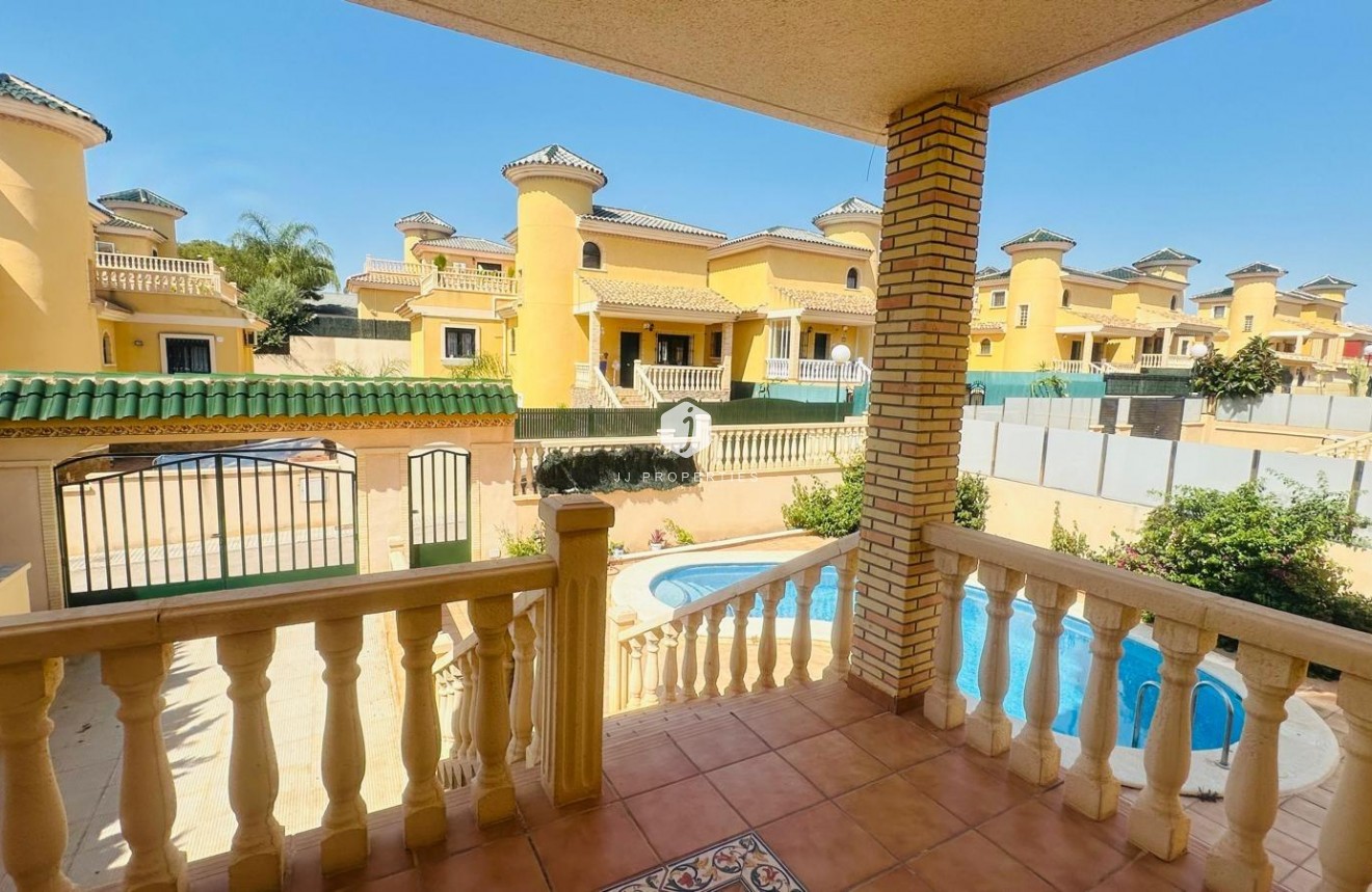D'occasion - Villa -
Orihuela Costa - PAU 8