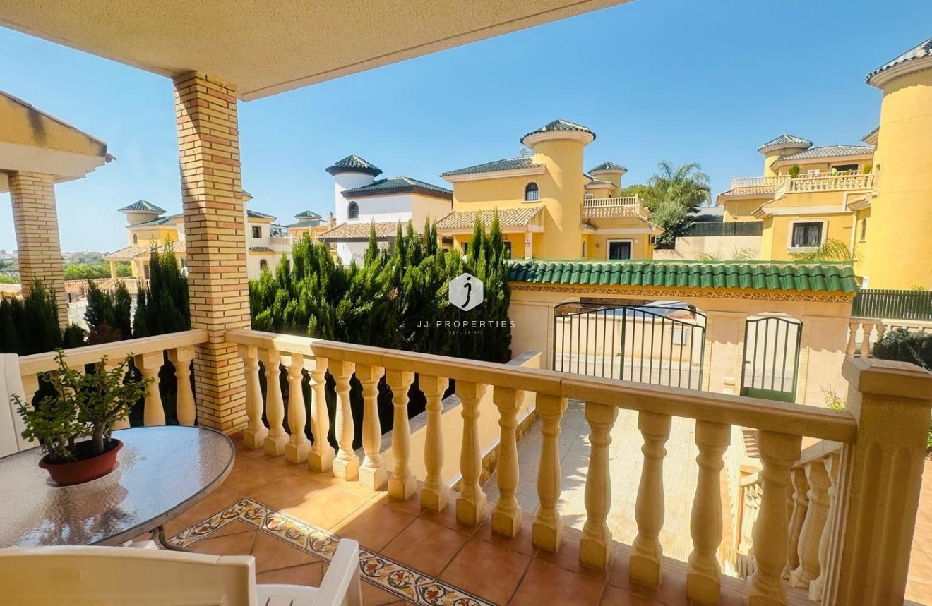D'occasion - Villa -
Orihuela Costa - PAU 8