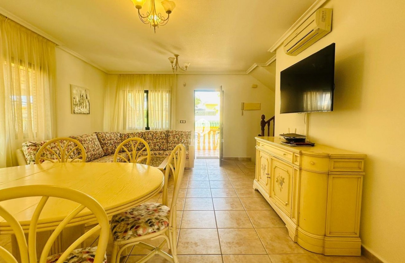 D'occasion - Villa -
Orihuela Costa - PAU 8