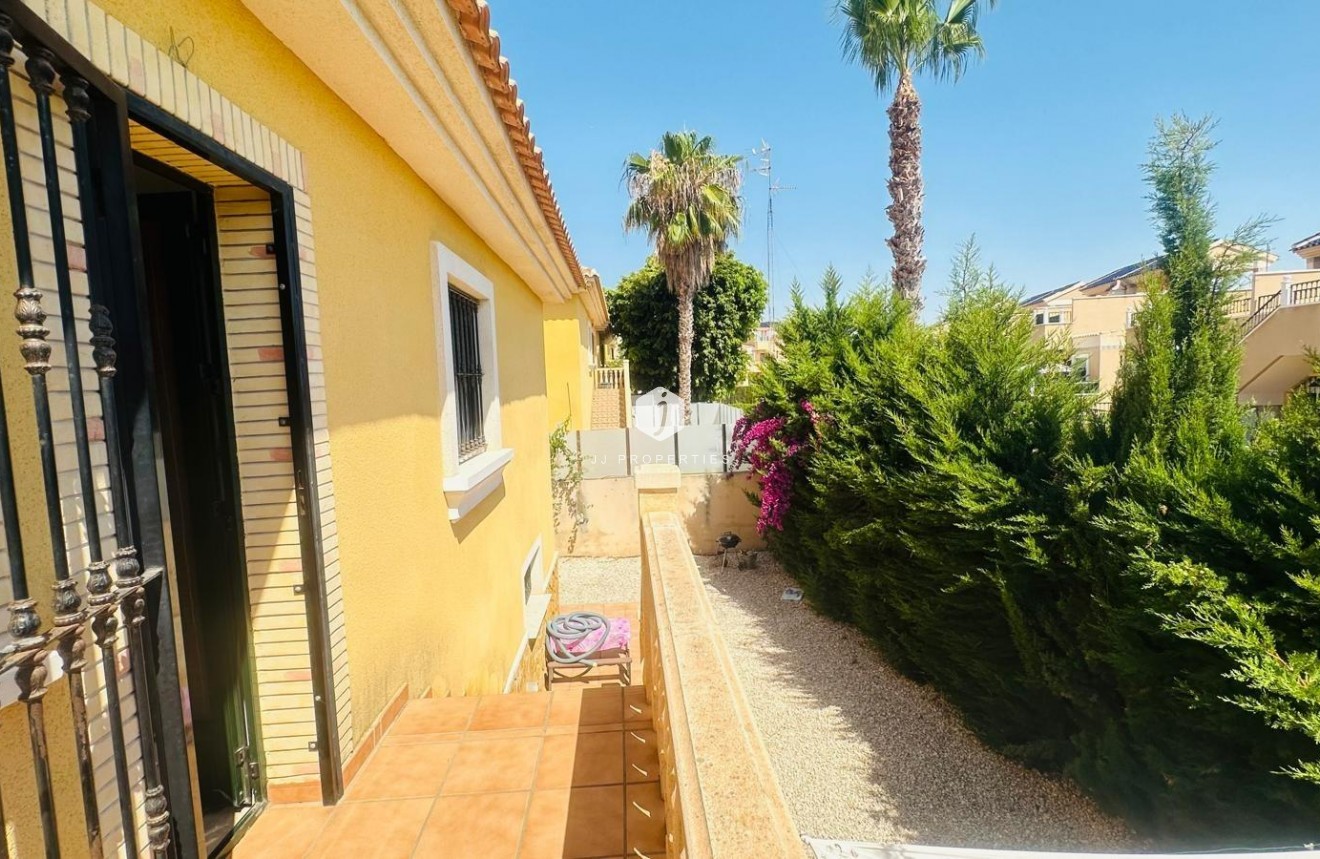 D'occasion - Villa -
Orihuela Costa - PAU 8