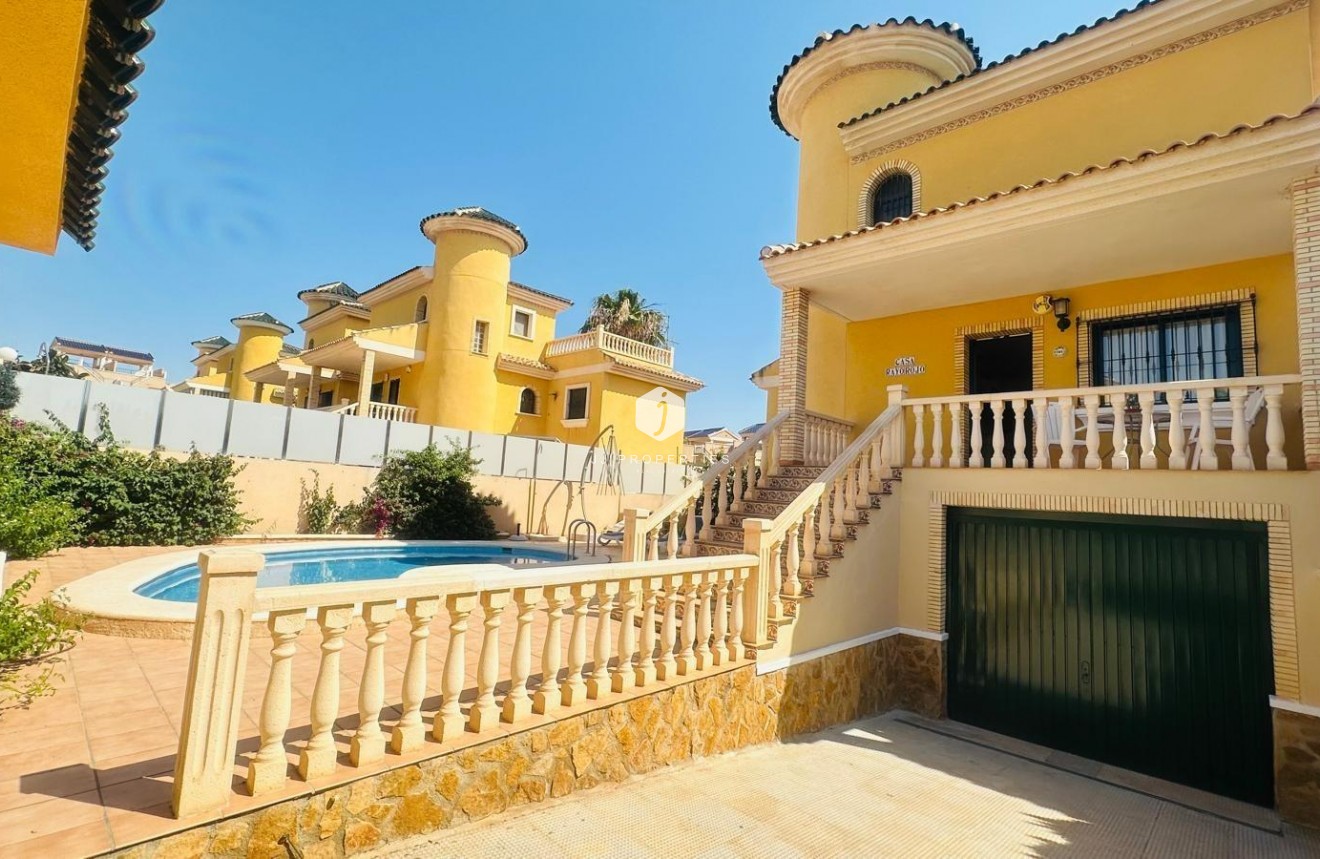 D'occasion - Villa -
Orihuela Costa - PAU 8