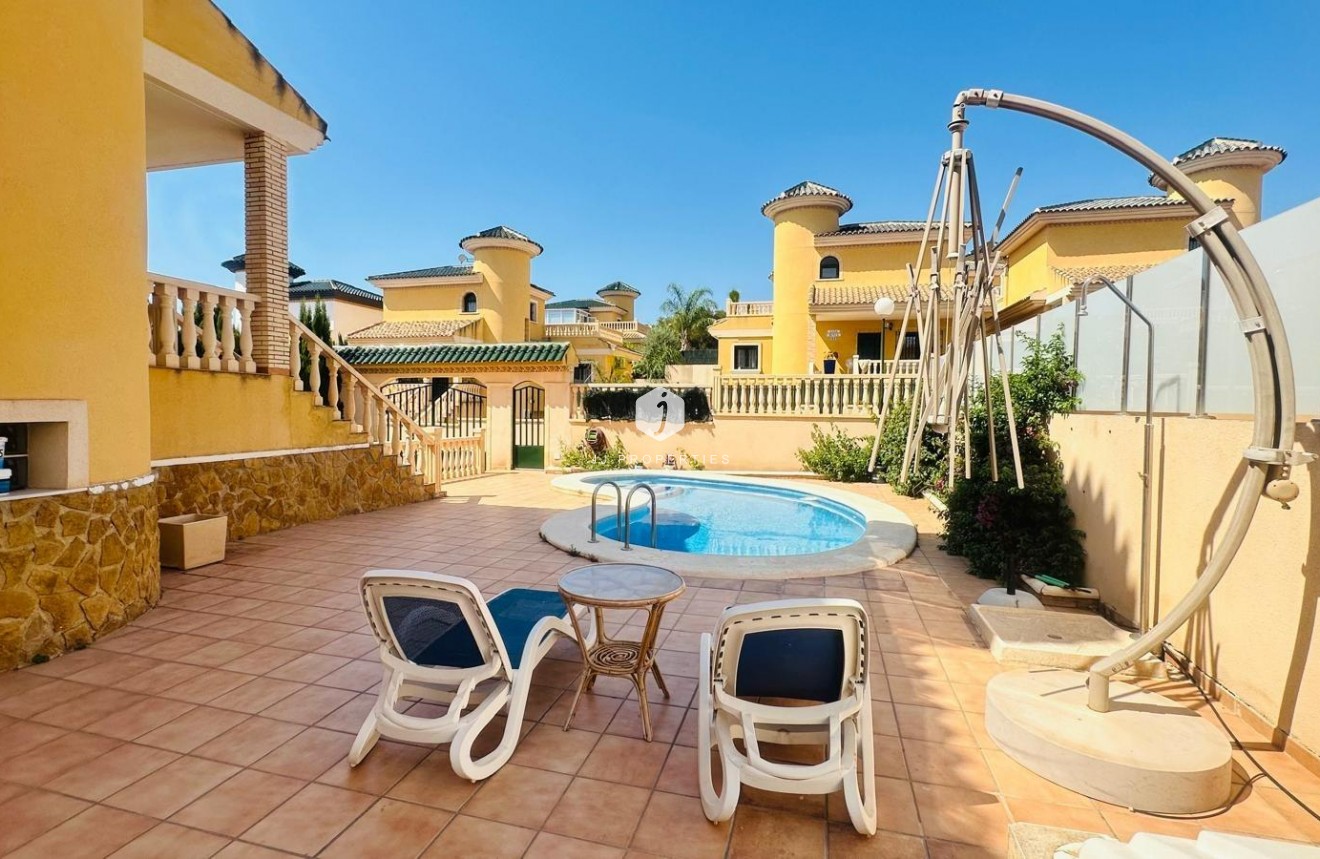 D'occasion - Villa -
Orihuela Costa - PAU 8