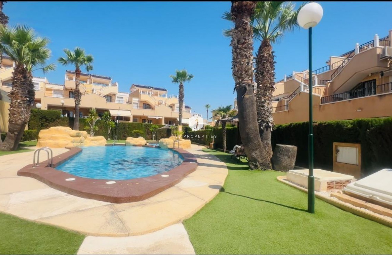 D'occasion - Villa -
Orihuela Costa - PAU 8