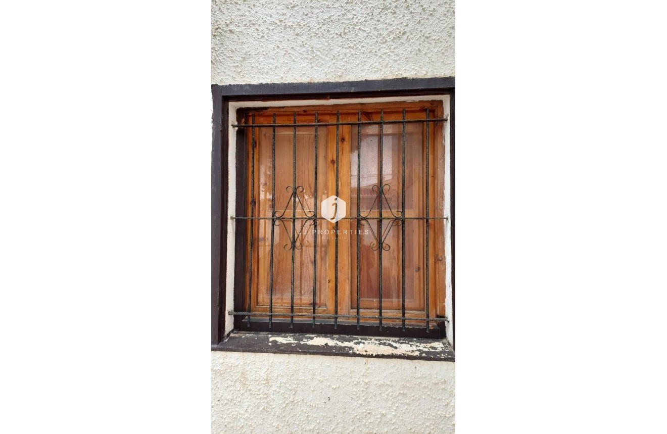 D'occasion - Chalet -
Torrevieja - aguas nuevas