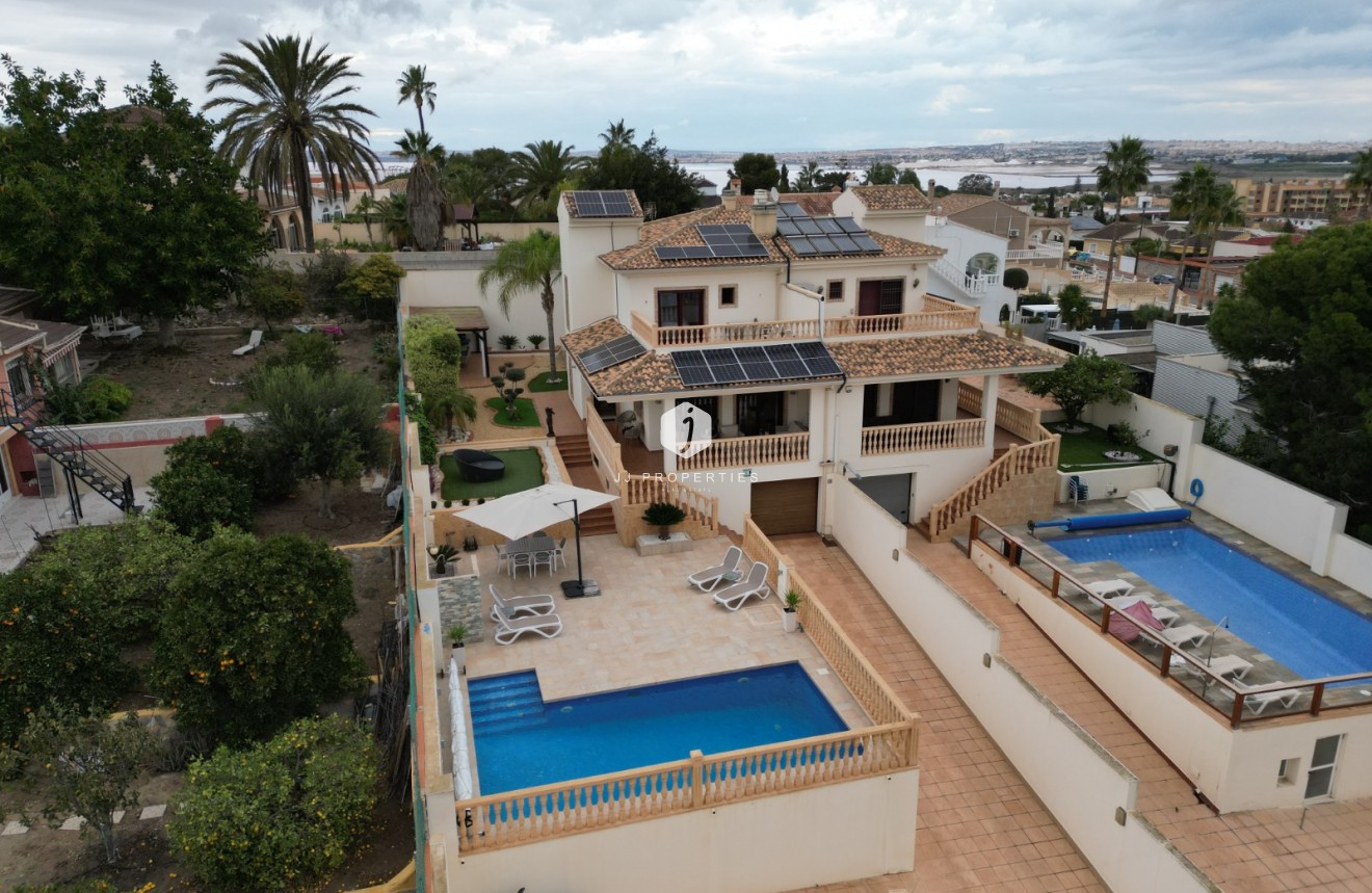 Segunda mano - Villa -
Torrevieja - Costa Blanca