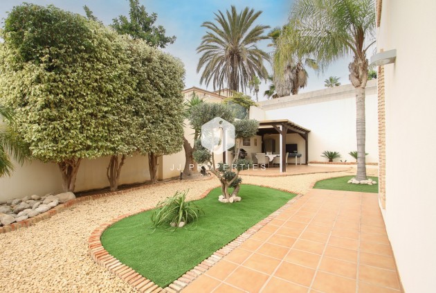 Segunda mano - Villa -
Torrevieja - Costa Blanca