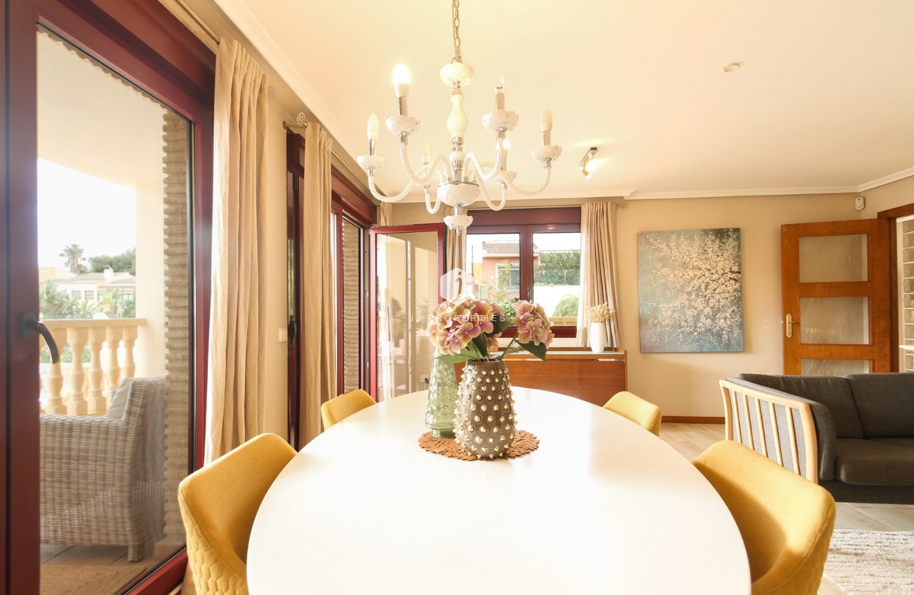 Segunda mano - Villa -
Torrevieja - Costa Blanca