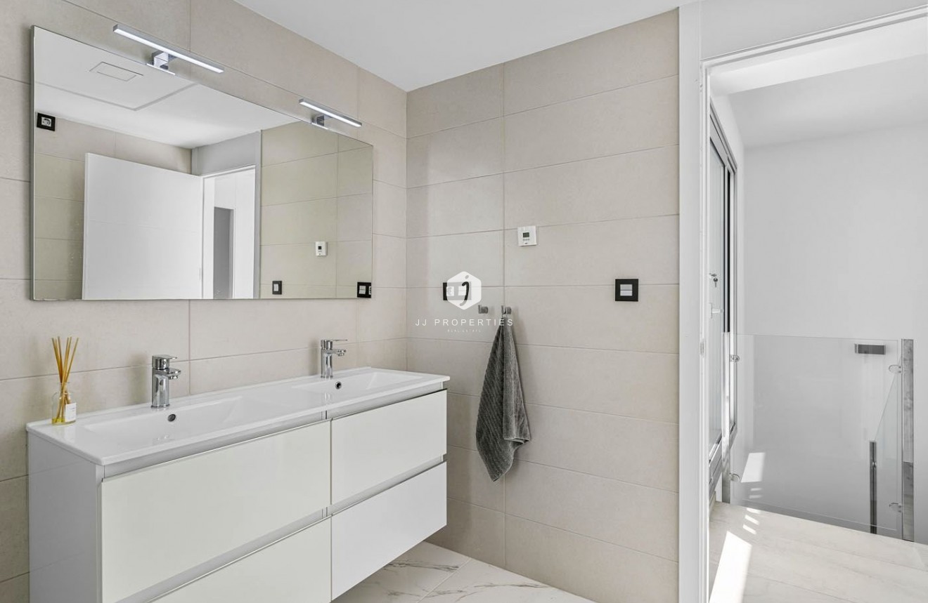 Aus zweiter Hand - Villa -
Guardamar del Segura - Costa Blanca